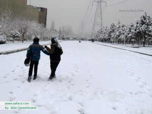شادی کودکانه در برف